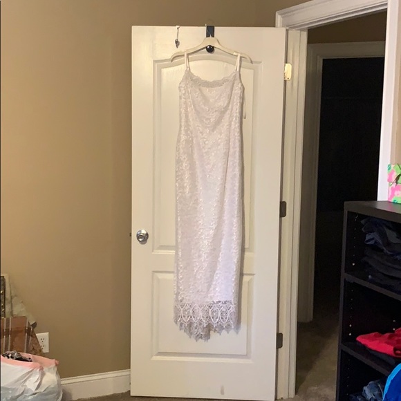 Gown - Picture 7 of 7